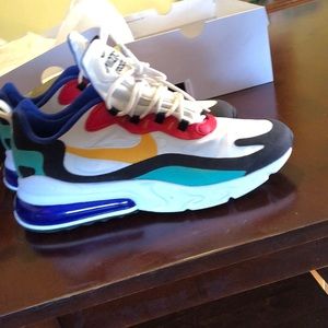 Nike Air Max 270 React Bauhaus